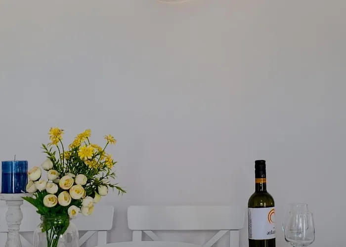 Betty's Serenity House Kamári