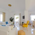 Betty's Serenity House Apartament