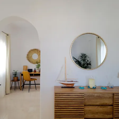 Betty's Serenity House Apartamento Kamári