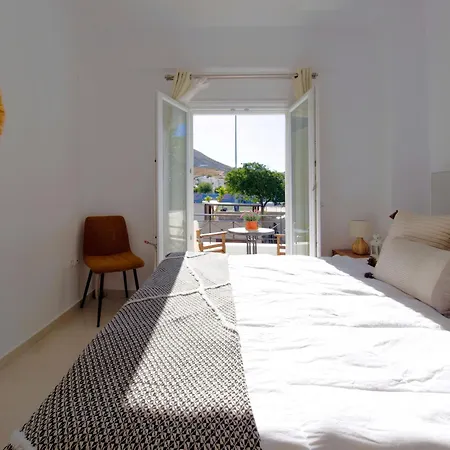 Betty's Serenity House 아파트 Kamári
