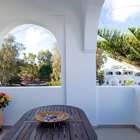 아파트 Betty's Serenity House Kamári
